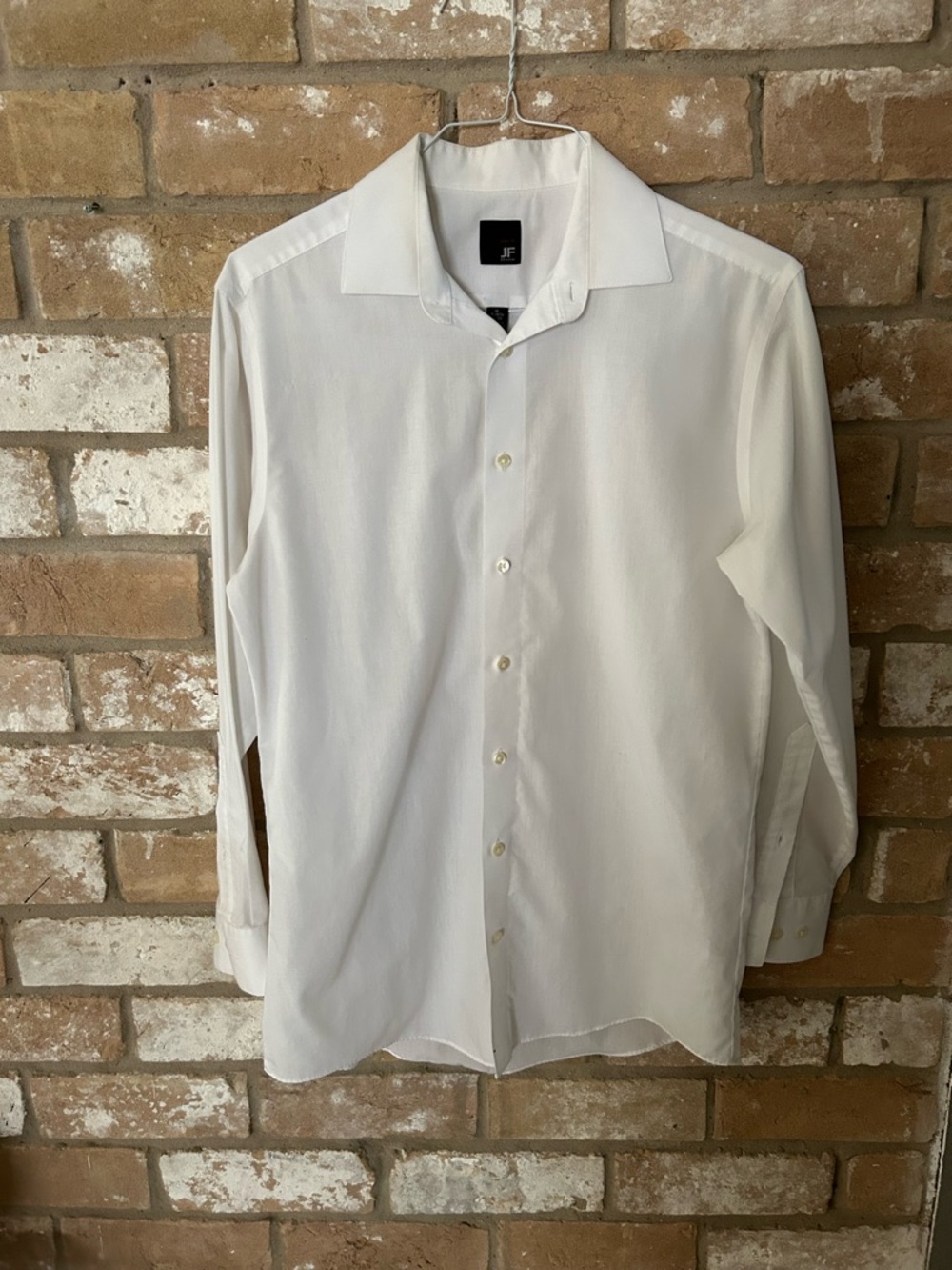jf j.ferrar Men's White Dress Shirt - Classic Collar. Size Medium.